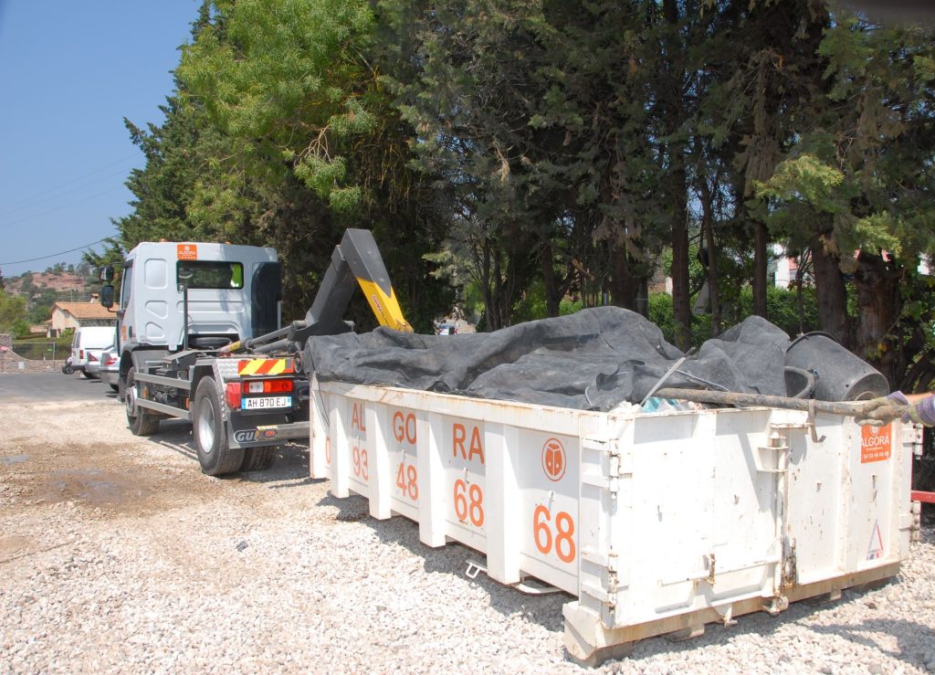 Location de bennes, camion tractable bennes sur chantier