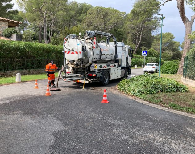 Intervention d’un spécialiste en assainissement Algora Environnement.